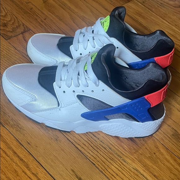 Nike Huarache Runs Shoes White Black Blue Red - Picture 1 of 5